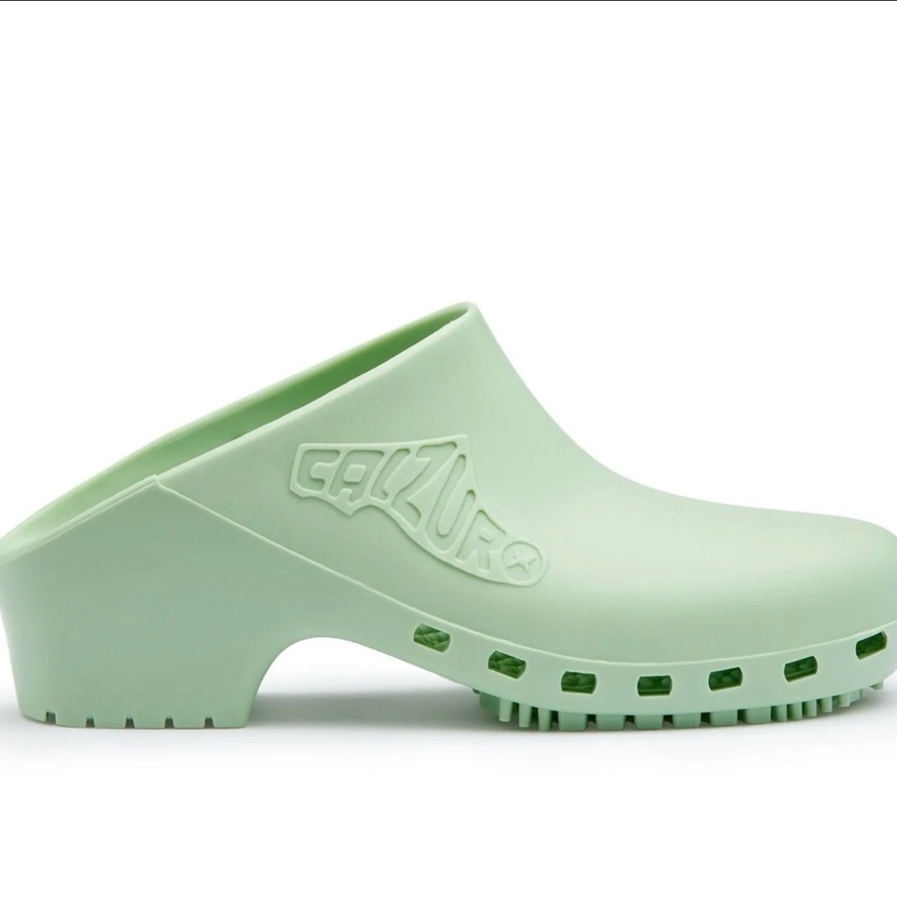 Calzuro Women's Mint Green Clogs
